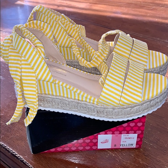 Yellow striped wedge espadrille - Picture 3 of 7